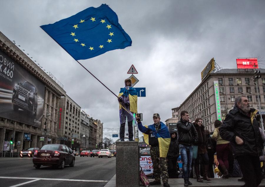 Премьер-министр Украины: Мы не хотим быть полем битвы между Россией и ЕС