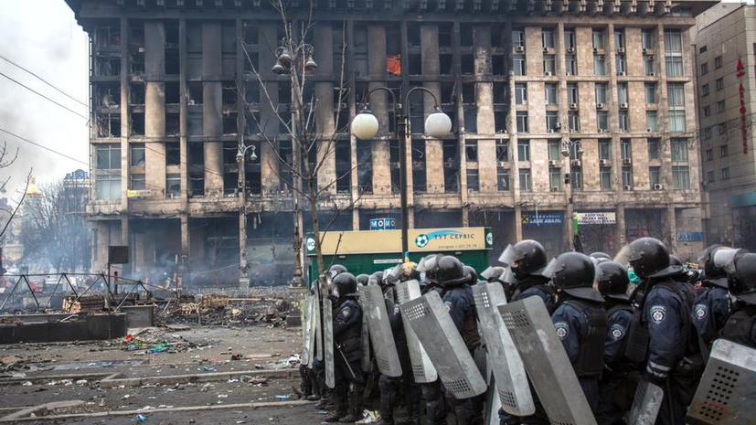 Опрос: четверть россиян считают события на Украине государственным переворотом